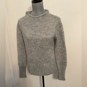 Gray Women's Sweater.size Medium